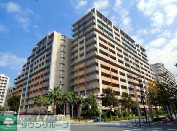 ロイヤルパークス新田の物件外観写真